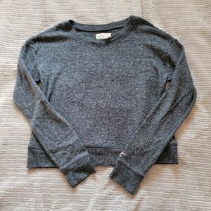 Hollister || dark grey crewneck sweater